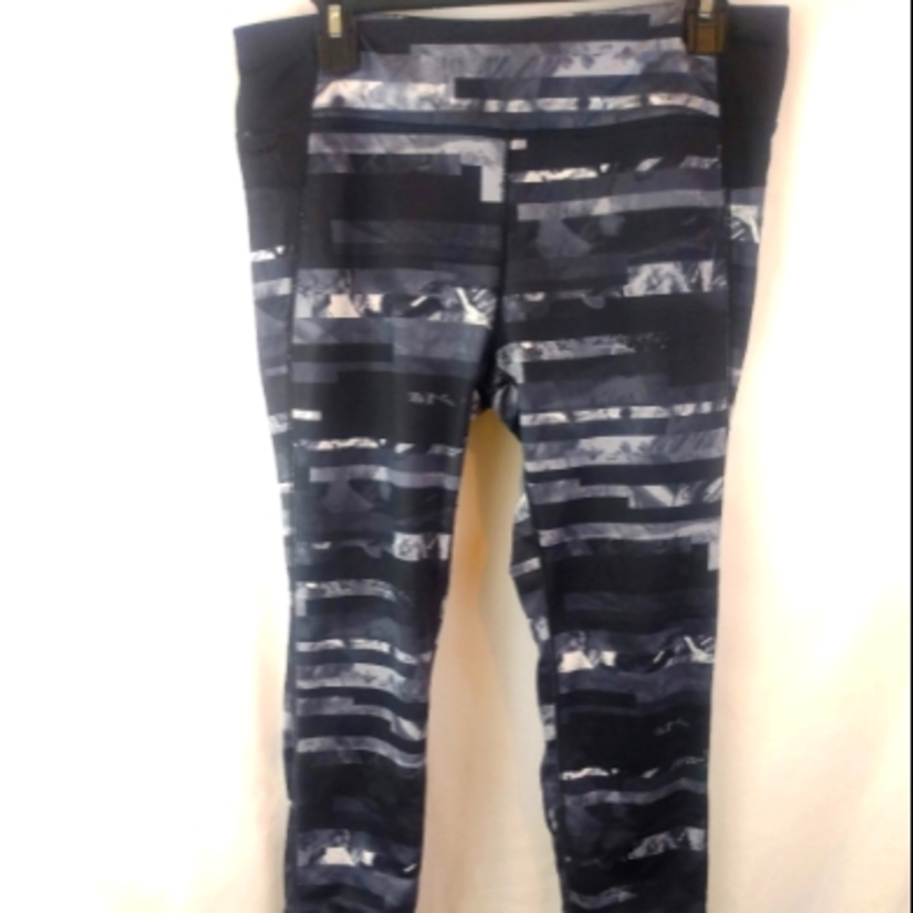 Layer 8 Performance Black/Gray Print Legging - image 1